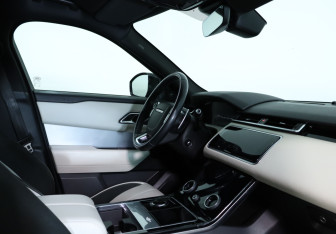 Подержанный автомобиль Land Rover Range Rover Velar 2019 года (12 фото)