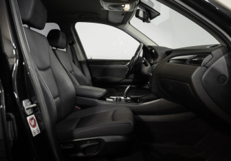 Подержанный автомобиль BMW X3 2017 года (21 фото)