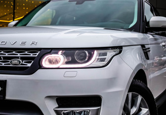 Подержанный автомобиль Land Rover Range Rover Sport 2015 года (2 фото)