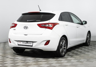 Подержанный автомобиль Hyundai i30 Hatchback 2015 года (5 фото)