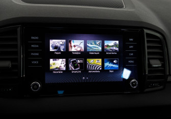 Подержанный автомобиль Skoda Karoq 2020 года (15 фото)