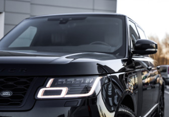 Подержанный автомобиль Land Rover Range Rover 2018 года (2 фото)