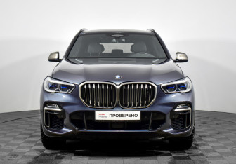 Подержанный автомобиль BMW X5 2020 года (20 фото)