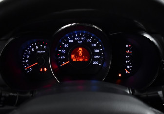 Подержанный автомобиль Kia Rio Sedan 2012 года (17 фото)