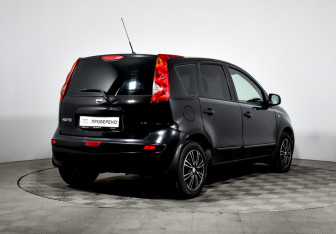 Подержанный автомобиль Nissan Note 2008 года (5 фото)