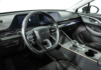 Подержанный автомобиль Omoda C5 2024 года (11 фото)