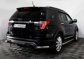Подержанный автомобиль Ford Explorer 2017 года (5 фото)