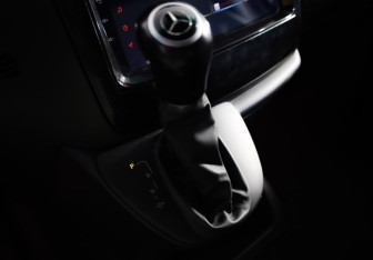 Подержанный автомобиль Mercedes-Benz Viano 2012 года (17 фото)