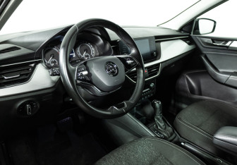 Подержанный автомобиль Skoda Rapid Liftback 2020 года (11 фото)