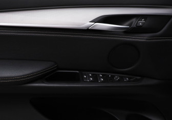 Подержанный автомобиль BMW X6 2018 года (20 фото)