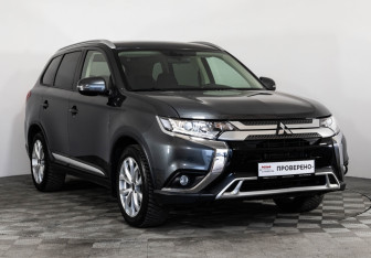Подержанный автомобиль Mitsubishi Outlander 2019 года (3 фото)