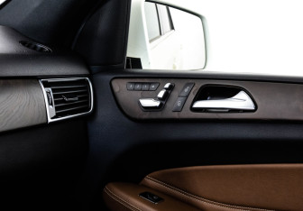 Подержанный автомобиль Mercedes-Benz GLE 2015 года (17 фото)