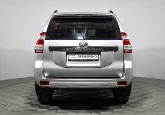Подержанный автомобиль Toyota Land Cruiser Prado 2014 года (6 фото)