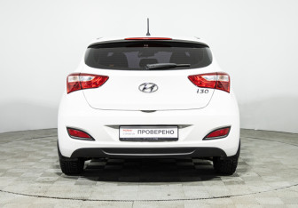 Подержанный автомобиль Hyundai i30 Hatchback 2014 года (6 фото)