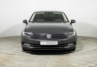 Подержанный автомобиль Volkswagen Passat Sedan 2017 года (2 фото)