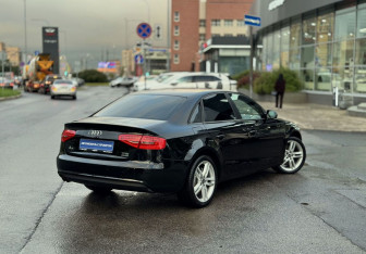 Подержанный автомобиль Audi A4 Sedan 2015 года (8 фото)