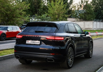 Подержанный автомобиль Porsche Cayenne 2019 года (6 фото)