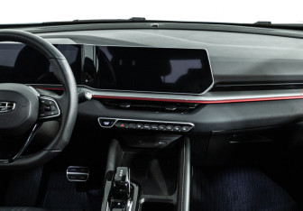 Подержанный автомобиль Geely Coolray 2023 года (14 фото)