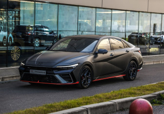 Подержанный автомобиль Hyundai Elantra Sedan 2024 года (3 фото)