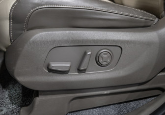 Подержанный автомобиль Kia Carnival 2020 года (26 фото)