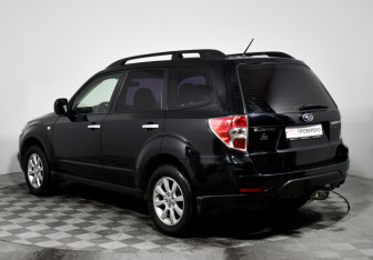 Подержанный автомобиль Subaru Forester Suv 2008 года (7 фото)