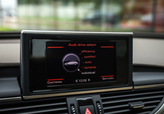 Подержанный автомобиль Audi A6 Sedan 2012 года (15 фото)