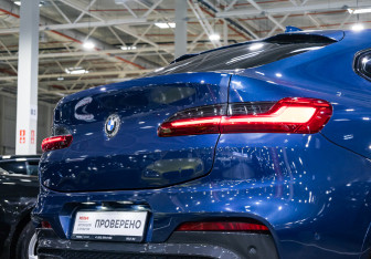 Подержанный автомобиль BMW X4 2019 года (8 фото)