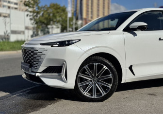 Подержанный автомобиль Changan UNI-K 2024 года (4 фото)