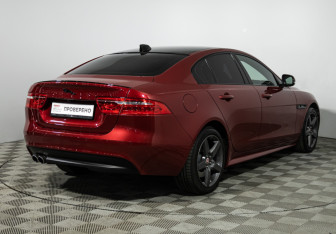 Подержанный автомобиль Jaguar XE 2016 года (5 фото)
