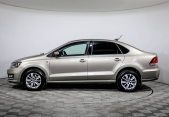 Подержанный автомобиль Volkswagen Polo Sedan 2017 года (8 фото)