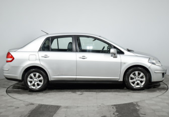 Подержанный автомобиль Nissan Tiida Sedan 2008 года (4 фото)