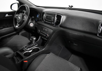 Подержанный автомобиль Kia Sportage 2017 года (12 фото)