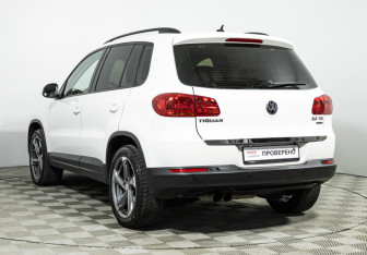 Подержанный автомобиль Volkswagen Tiguan 2012 года (7 фото)