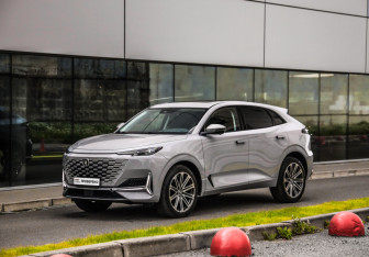 Подержанный автомобиль Changan UNI-K 2023 года (3 фото)