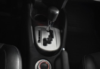 Подержанный автомобиль Peugeot 4007 2008 года (16 фото)