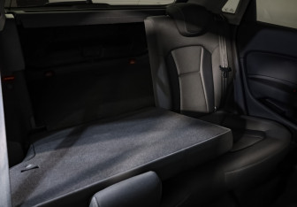 Подержанный автомобиль Audi A1 2013 года (23 фото)