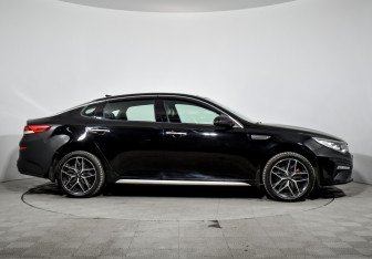 Подержанный автомобиль Kia Optima Sedan 2018 года (4 фото)