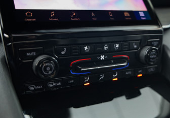 Подержанный автомобиль Jeep Grand Cherokee 2022 года (21 фото)