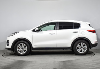 Подержанный автомобиль Kia Sportage 2018 года (8 фото)