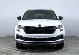 Подержанный автомобиль Skoda Kodiaq 2022 года (2 фото)