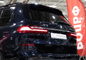 Подержанный автомобиль BMW X7 2019 года (13 фото)