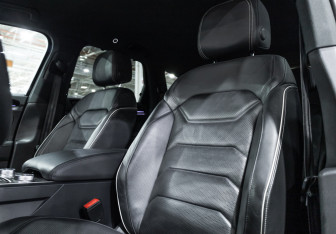 Подержанный автомобиль Volkswagen Touareg 2019 года (15 фото)