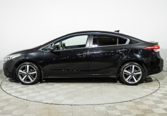 Подержанный автомобиль Kia Cerato Sedan 2017 года (8 фото)