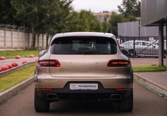 Подержанный автомобиль Porsche Macan 2018 года (7 фото)