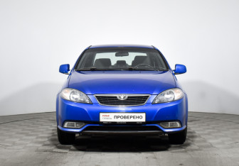 Подержанный автомобиль Daewoo Gentra Sedan 2014 года (2 фото)