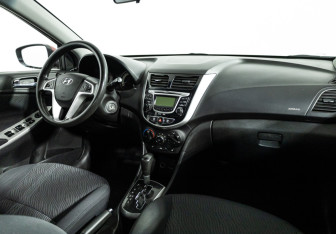 Подержанный автомобиль Hyundai Solaris Sedan 2011 года (9 фото)