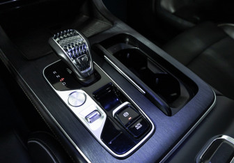 Подержанный автомобиль GAC GS8 2023 года (18 фото)