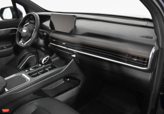 Подержанный автомобиль Geely Okavango 2024 года (13 фото)