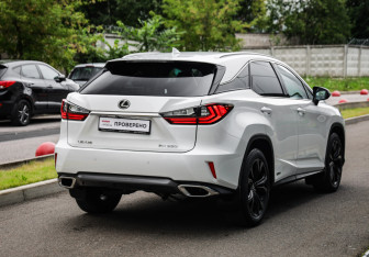 Подержанный автомобиль Lexus RX 2018 года (6 фото)