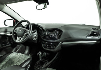 Подержанный автомобиль LADA (ВАЗ) Vesta Wagon 2018 года (9 фото)